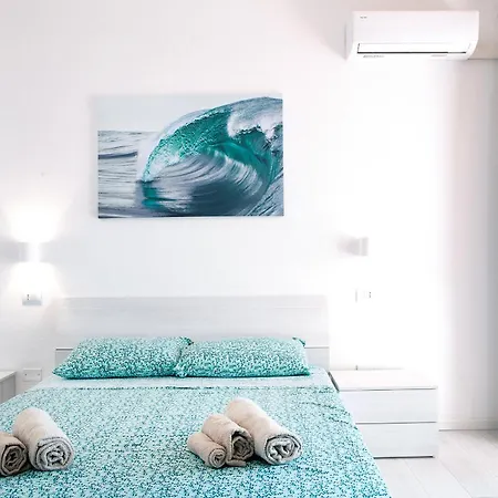 - Pensjonat Solanas (Cagliari)